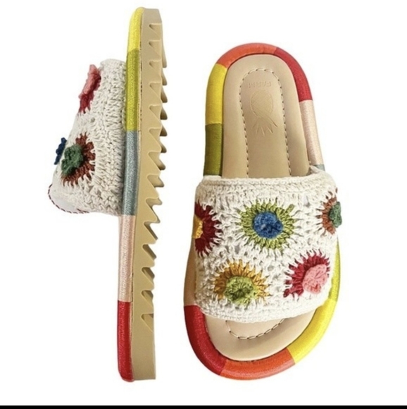 💚🌈🌸Farm Rio Crochet Slides - Picture 2 of 16